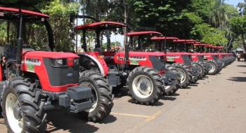 Governo de Goiás entrega 223 equipamentos agrícolas a 57 municípios 